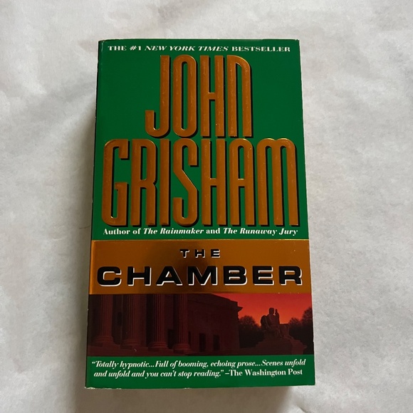 BARGAIN: Four (4) books: 3 by Michael Crichton and 1 by John Grisham - Picture 5 of 16